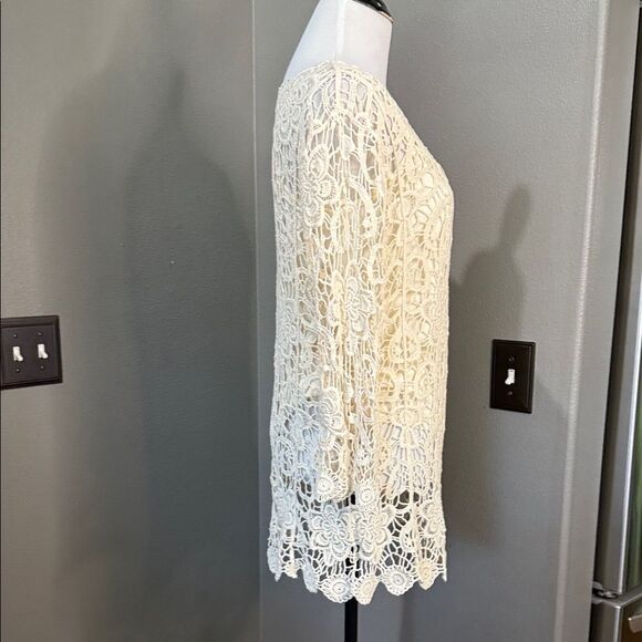 Elegant Cream Lace Blouse - Picture 4 of 7